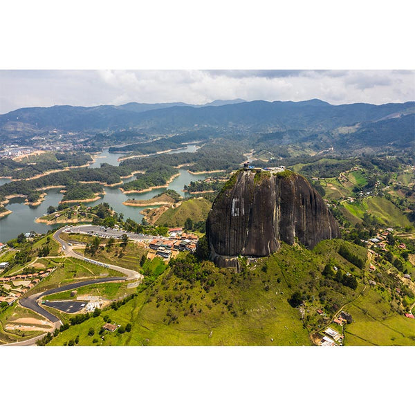 Vista panorámica de la Piedra del Peñol