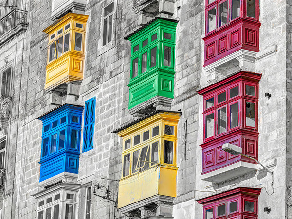 Balcones urbanos que cuentan historias de colores