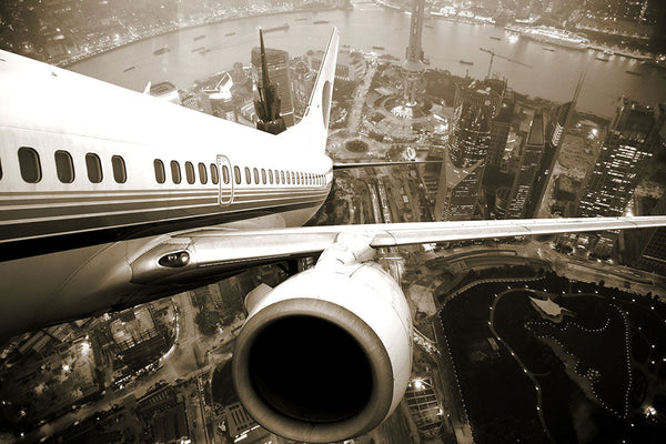 Vuelo sobre la ciudad: un horizonte en tonos sepia